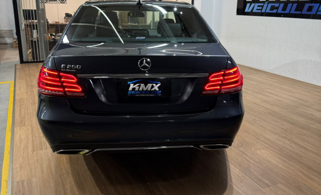 Mercedes-Benz E-250 CGI Avantgarde 2.0 TB 211cv Aut. 2014 Gasolina-5