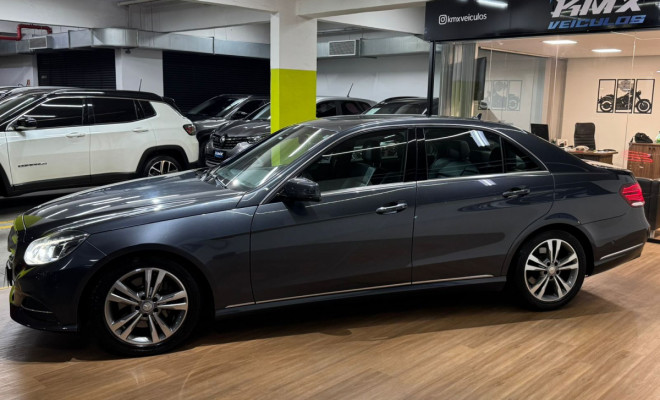 Mercedes-Benz E-250 CGI Avantgarde 2.0 TB 211cv Aut. 2014 Gasolina-3