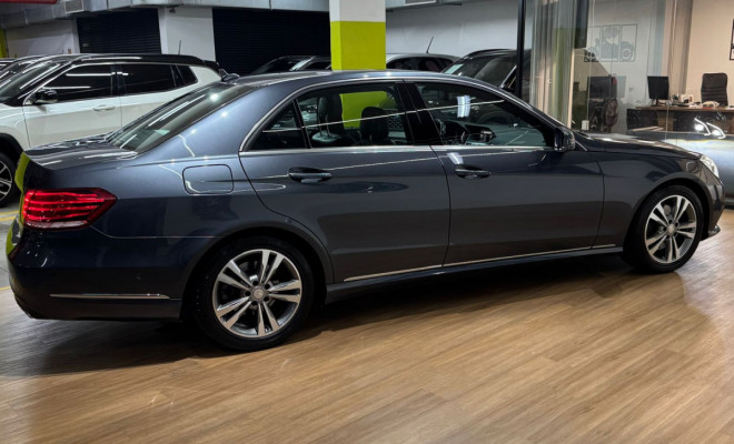 Mercedes-Benz E-250 CGI Avantgarde 2.0 TB 211cv Aut. 2014 Gasolina-7
