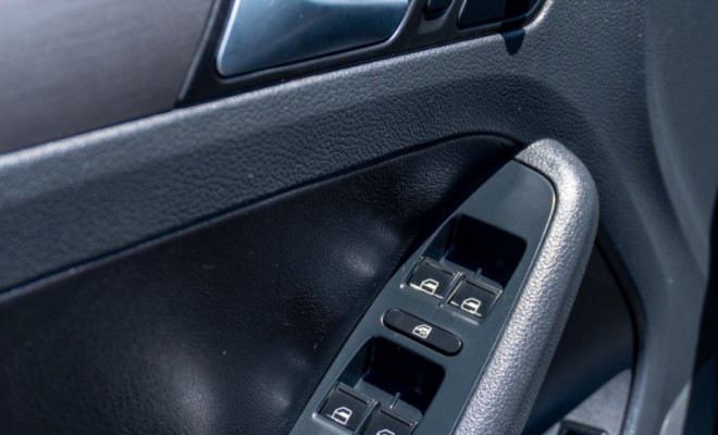 VW - VolksWagen JETTA Highline 2.0 TSI 16V 4p Tiptronic 2013 Gasolina-13