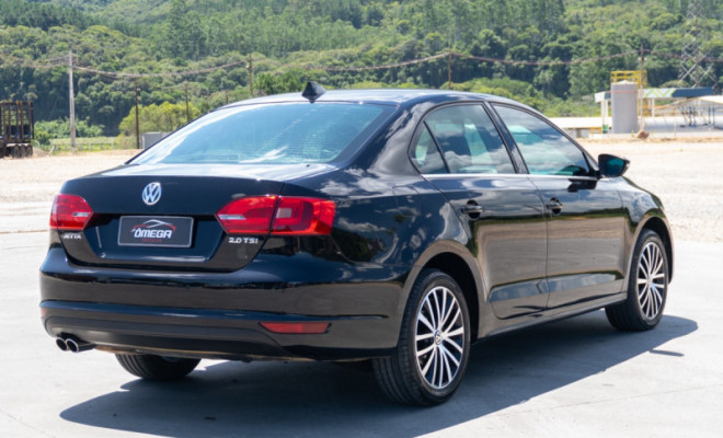 VW - VolksWagen JETTA Highline 2.0 TSI 16V 4p Tiptronic 2013 Gasolina-4