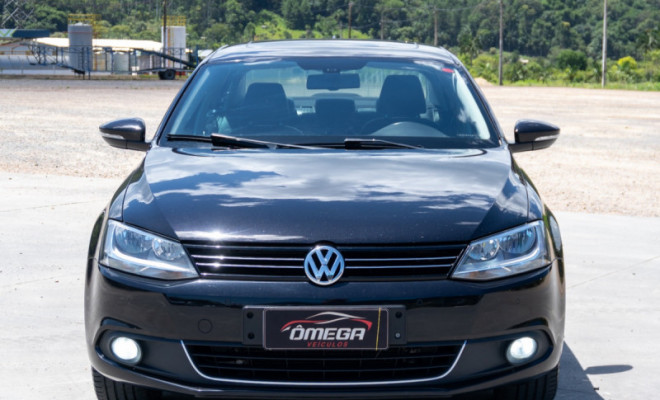 VW - VolksWagen JETTA Highline 2.0 TSI 16V 4p Tiptronic 2013 Gasolina-0