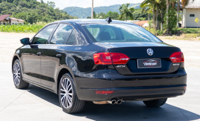 VW - VolksWagen JETTA Highline 2.0 TSI 16V 4p Tiptronic 2013 Gasolina-6