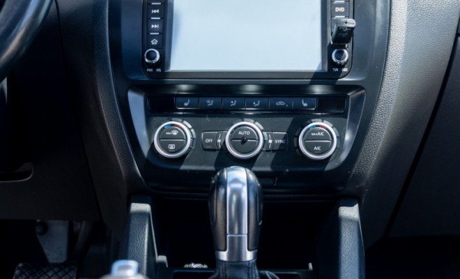 VW - VolksWagen JETTA Highline 2.0 TSI 16V 4p Tiptronic 2013 Gasolina-11