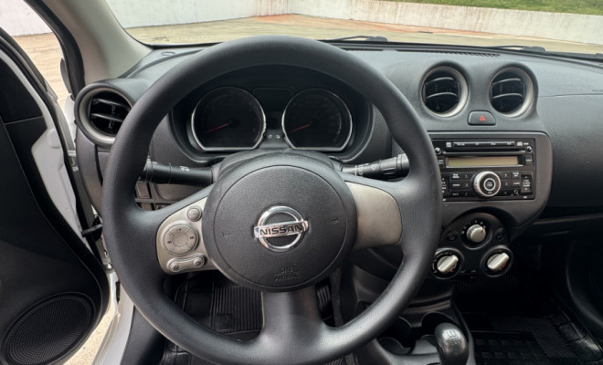 Nissan VERSA SL 1.6 16V Flex Fuel 4p Mec. 2014 Flex-6
