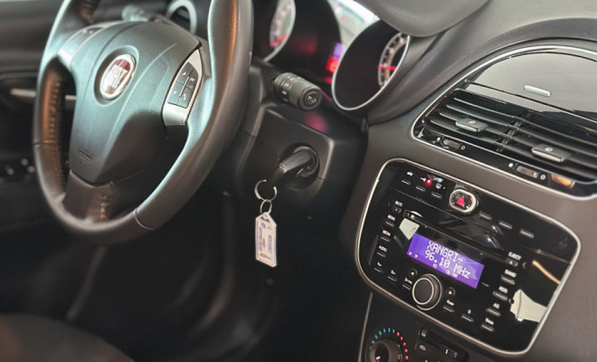 Fiat LINEA ESSENCE 1.8 Flex 16V 4p 2015 Flex-7