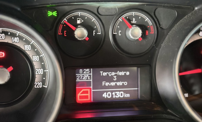 Fiat LINEA ESSENCE 1.8 Flex 16V 4p 2015 Flex-5