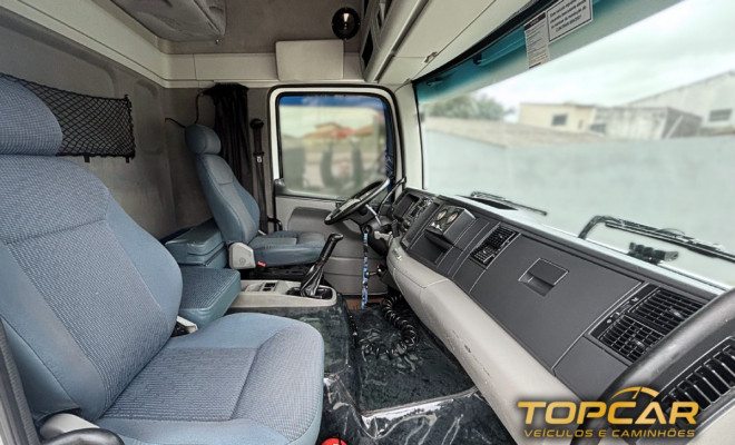 VOLKSWAGEN 25-320 E Constellation 6x2 Titan Tractor 2012 Diesel-6