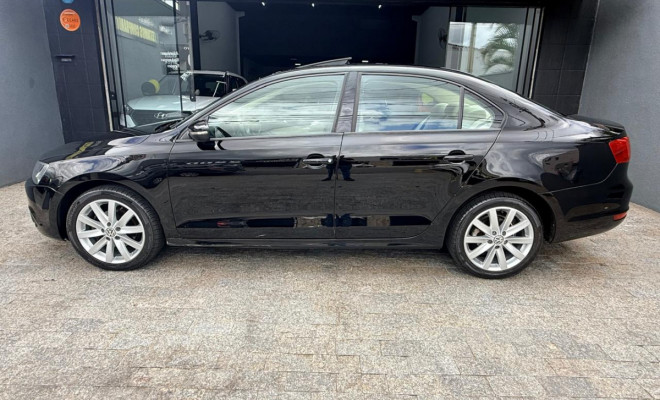 VW - VolksWagen JETTA Comfortline 2.0 T.Flex 8V 4p Tipt. 2014 Flex-10