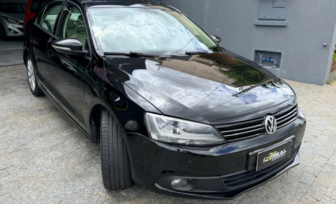 VW - VolksWagen JETTA Comfortline 2.0 T.Flex 8V 4p Tipt. 2014 Flex-2