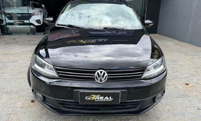 VW - VolksWagen JETTA Comfortline 2.0 T.Flex 8V 4p Tipt. 2014 Flex-0