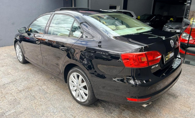 VW - VolksWagen JETTA Comfortline 2.0 T.Flex 8V 4p Tipt. 2014 Flex-3