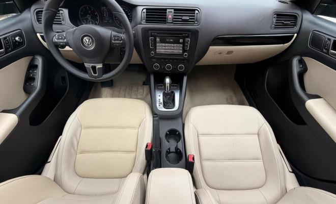 VW - VolksWagen JETTA Comfortline 2.0 T.Flex 8V 4p Tipt. 2014 Flex-4