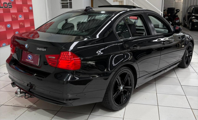 BMW 320iA 2009 Gasolina-4