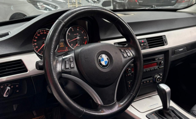 BMW 320iA 2009 Gasolina-9