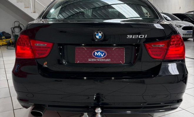 BMW 320iA 2009 Gasolina-3