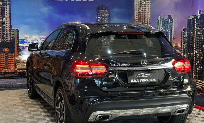 Mercedes-Benz CLA-250 Sport 4MATIC 2.0 16V 211cv Aut. 2018 Gasolina-16