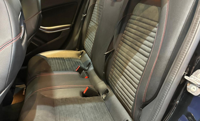 Mercedes-Benz CLA-250 Sport 4MATIC 2.0 16V 211cv Aut. 2018 Gasolina-13