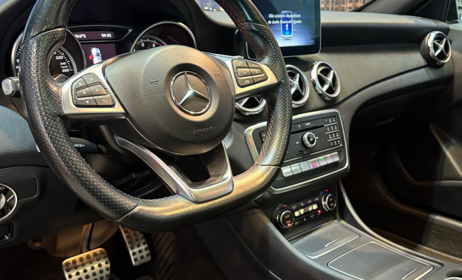 Mercedes-Benz CLA-250 Sport 4MATIC 2.0 16V 211cv Aut. 2018 Gasolina-3