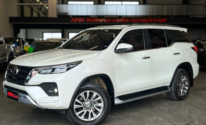 Toyota Hilux SW4 SRX 4x4 2.8 TDI-0