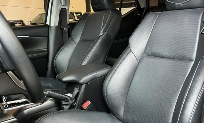 Toyota Hilux SW4 SRX 4x4 2.8 TDI-9