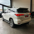 Toyota Hilux SW4 SRX 4x4 2.8 TDI-1