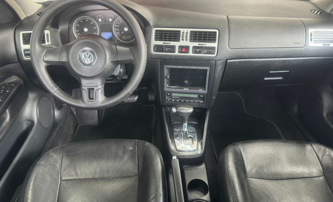 VW - VolksWagen Bora 2.0/ 2.0 Flex 8v Aut. 2010 Flex-4