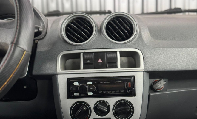 VW - VolksWagen Gol City (Trend) 1.0 Mi Total Flex 8V 2p 2012 Flex-10