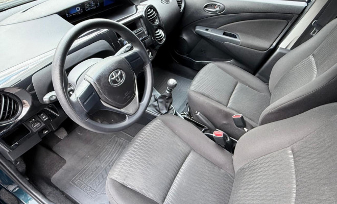 Toyota ETIOS X 1.3 Flex 16V 5p Mec. 2017 Flex-1