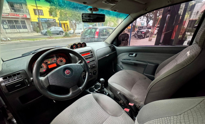 Fiat Strada Adventure1.8/ 1.8 LOCKER Flex CD 2011 Flex-6