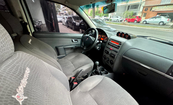 Fiat Strada Adventure1.8/ 1.8 LOCKER Flex CD 2011 Flex-8