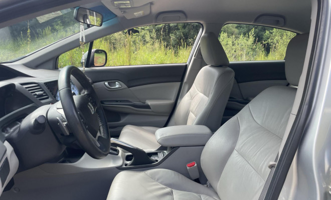 Honda Civic Sedan LXR 2.0 Flexone 16V Aut. 4p 2014 Flex-4