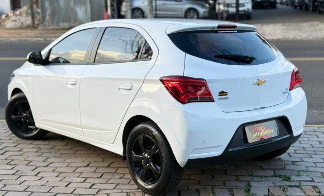 GM - Chevrolet ONIX HATCH LT 1.4 8V FlexPower 5p Mec. 2019 Flex-2