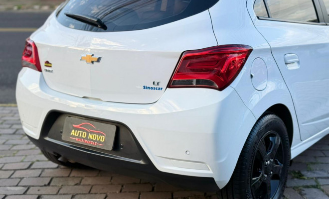 GM - Chevrolet ONIX HATCH LT 1.4 8V FlexPower 5p Mec. 2019 Flex-5