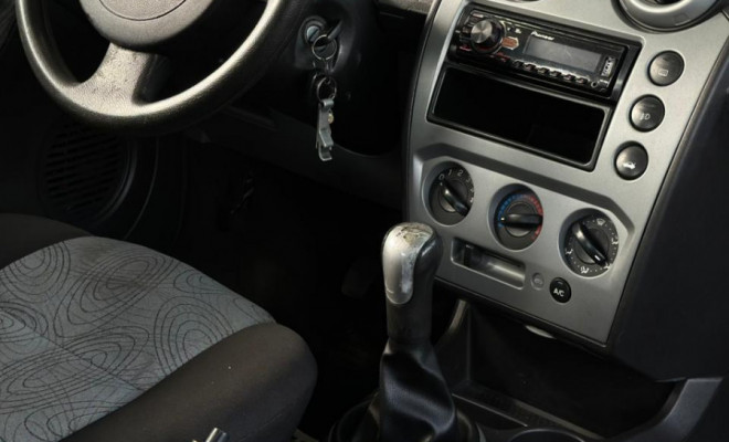 Ford Fiesta Sed. 1.6 8V Flex 4p 2009 Flex-11