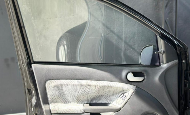 Ford Fiesta Sed. 1.6 8V Flex 4p 2009 Flex-14