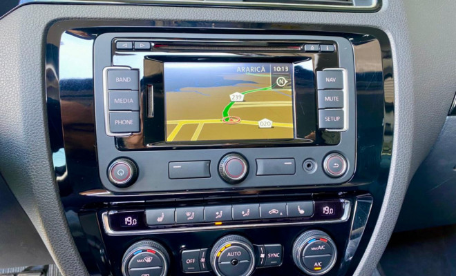 VW - VolksWagen JETTA Highline 2.0 TSI 16V 4p Tiptronic 2015 Gasolina-4