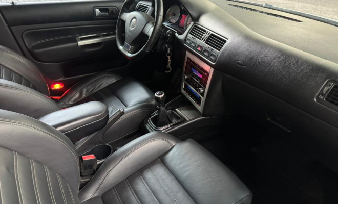 VW - VolksWagen Golf Sportline 1.6 Mi Total Flex 8V 4p 2011 Flex-6