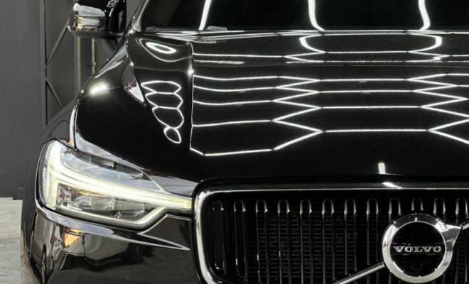 Volvo XC 60 T-5 MOMENTUM 2.0 254cv AWD 5p 2018 Gasolina-0