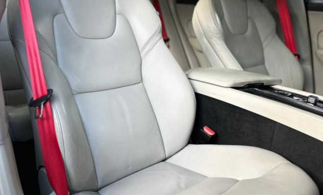 Volvo XC 60 T-5 MOMENTUM 2.0 254cv AWD 5p 2018 Gasolina-7