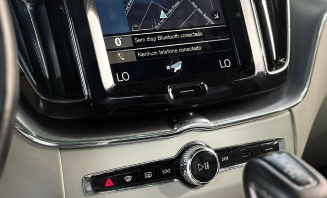 Volvo XC 60 T-5 MOMENTUM 2.0 254cv AWD 5p 2018 Gasolina-17