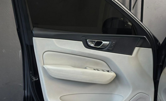 Volvo XC 60 T-5 MOMENTUM 2.0 254cv AWD 5p 2018 Gasolina-20