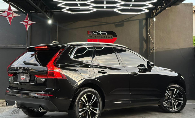 Volvo XC 60 T-5 MOMENTUM 2.0 254cv AWD 5p 2018 Gasolina-2