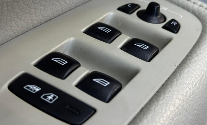 Volvo XC 60 T-5 MOMENTUM 2.0 254cv AWD 5p 2018 Gasolina-16