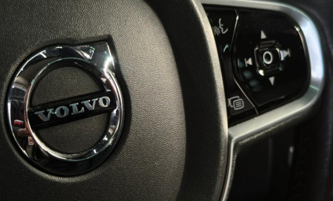 Volvo XC 60 T-5 MOMENTUM 2.0 254cv AWD 5p 2018 Gasolina-6