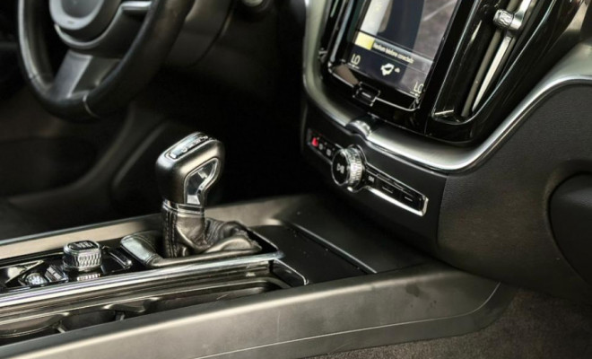 Volvo XC 60 T-5 MOMENTUM 2.0 254cv AWD 5p 2018 Gasolina-15