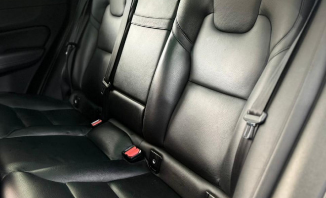 Volvo XC 60 T-5 MOMENTUM 2.0 254cv AWD 5p 2018 Gasolina-13