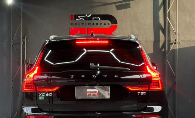 Volvo XC 60 T-5 MOMENTUM 2.0 254cv AWD 5p 2018 Gasolina-0