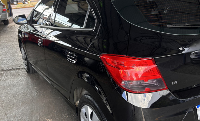 GM - Chevrolet ONIX HATCH LT 1.4 8V FlexPower 5p Mec. 2015 Flex-3