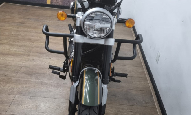 Royal Enfield Super Meteor 650 Interstellar 2025 Gasolina-1